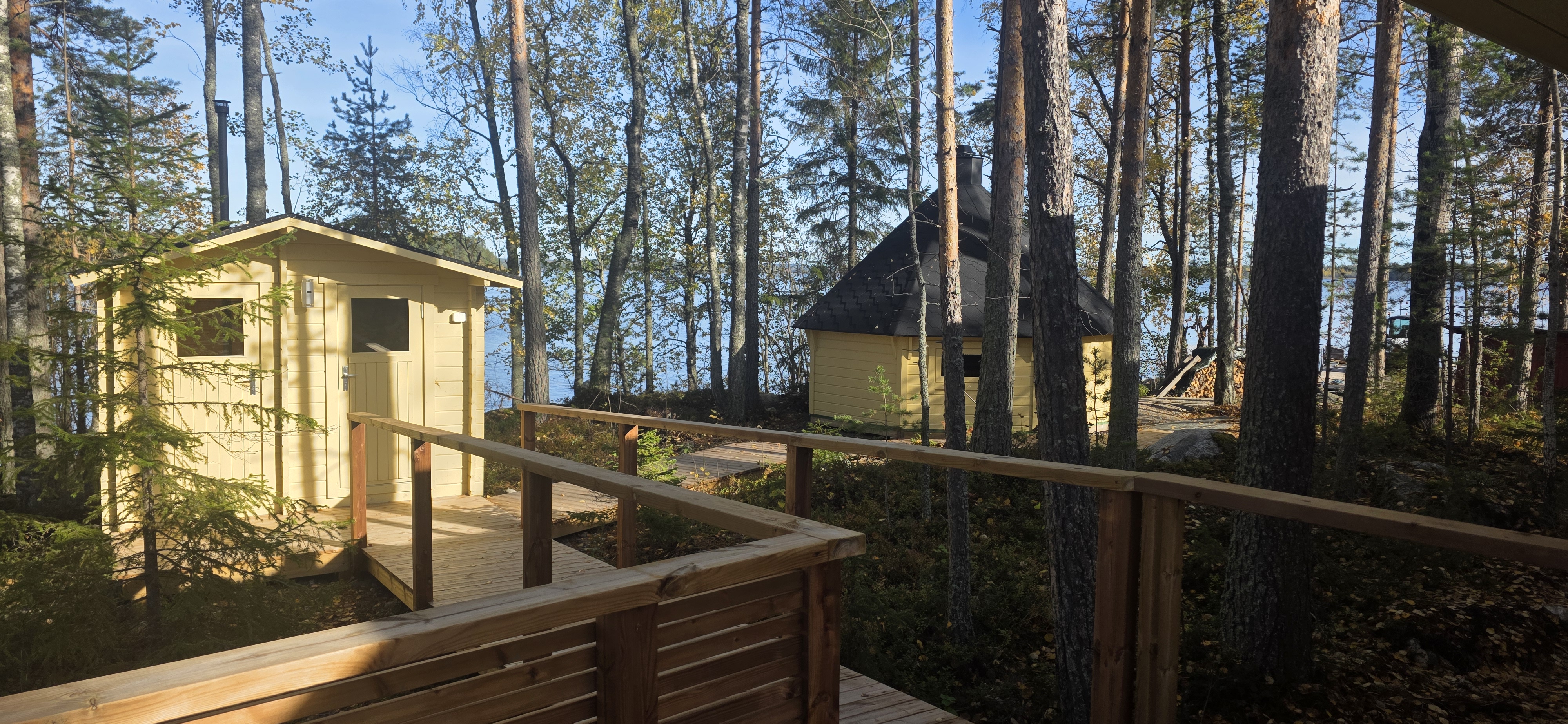 Kota ja saaren pihapiiri